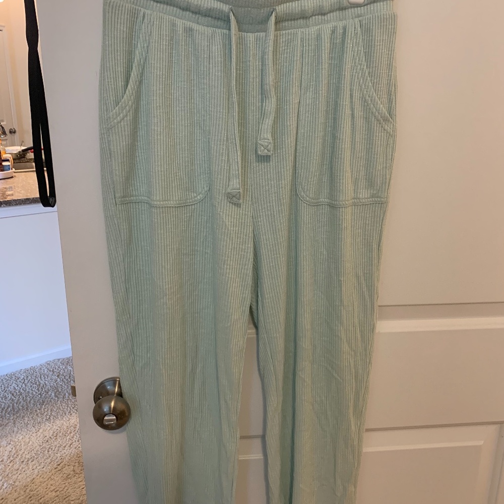 Gym shark pants, medium